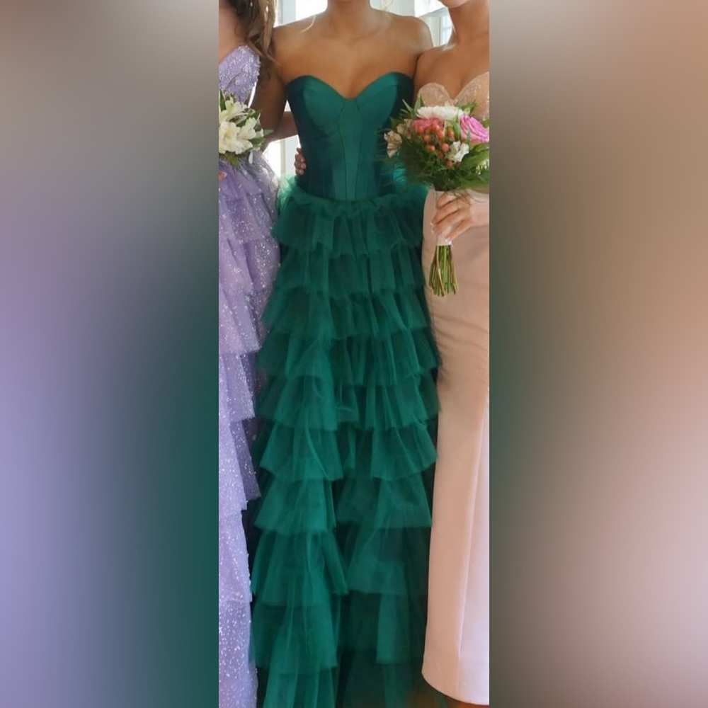 Sherri Hill Women’s Emerald Green Strapless Tiered Tulle Prom Dress Sz 4 (56087) - Picture 2 of 11